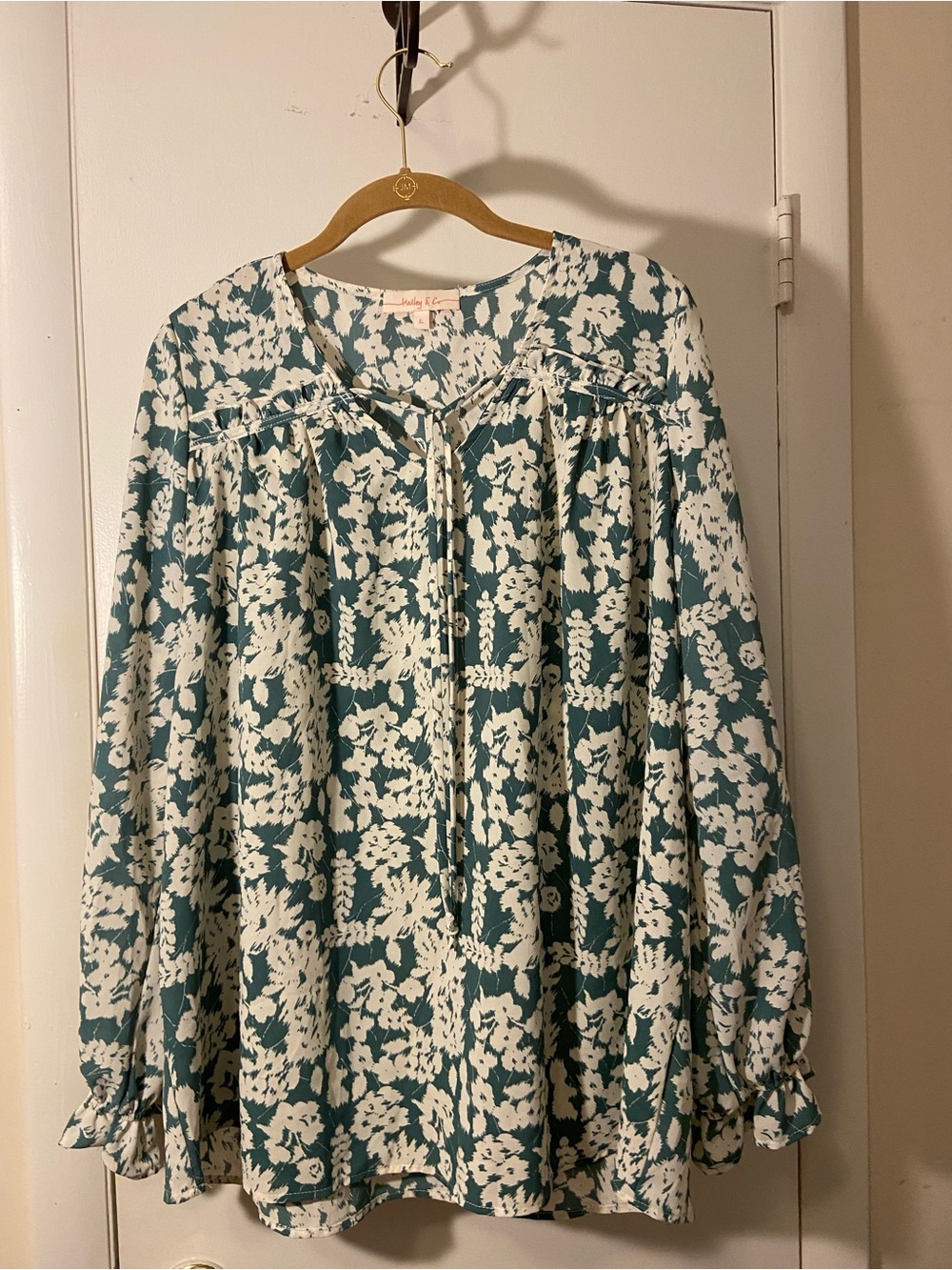 Relaxed Floral Teal and White Peasant Blouse